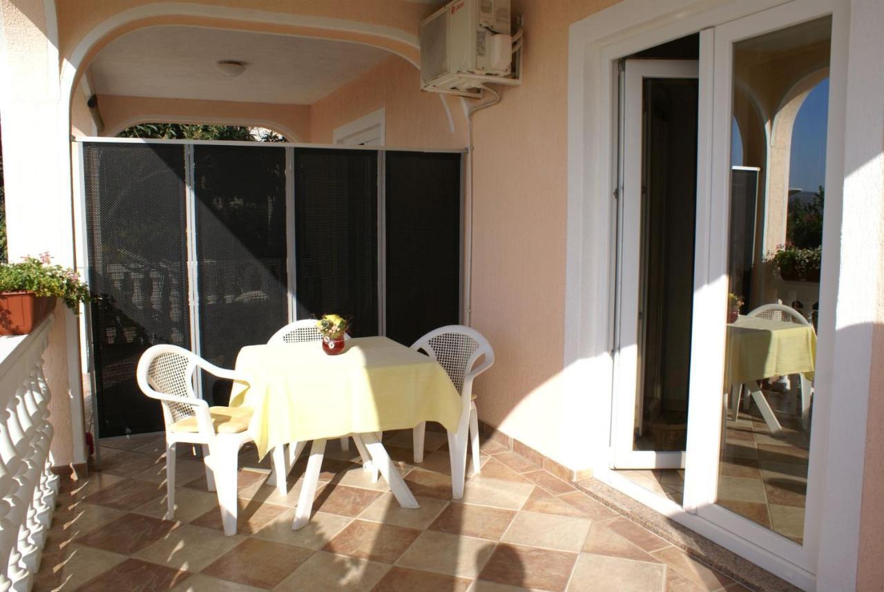 Apartment Nevenka คิร์ก ภายนอก รูปภาพ