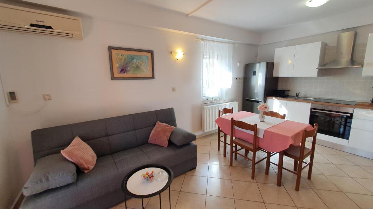 Apartment Nevenka คิร์ก ภายนอก รูปภาพ