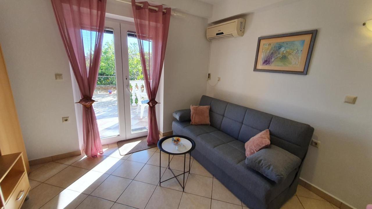 Apartment Nevenka คิร์ก ภายนอก รูปภาพ