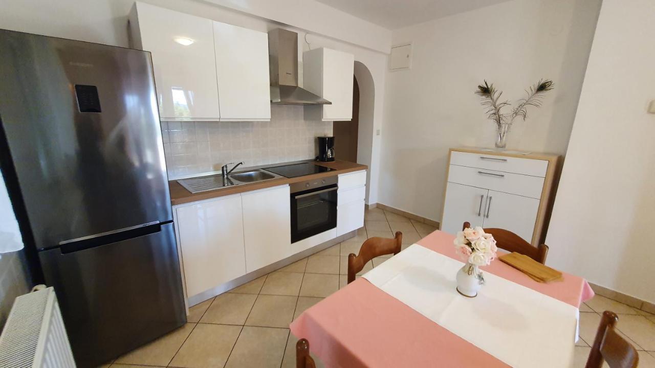 Apartment Nevenka คิร์ก ภายนอก รูปภาพ